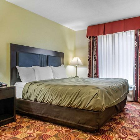 Quality Inn Bloomington Near University Exterior photo