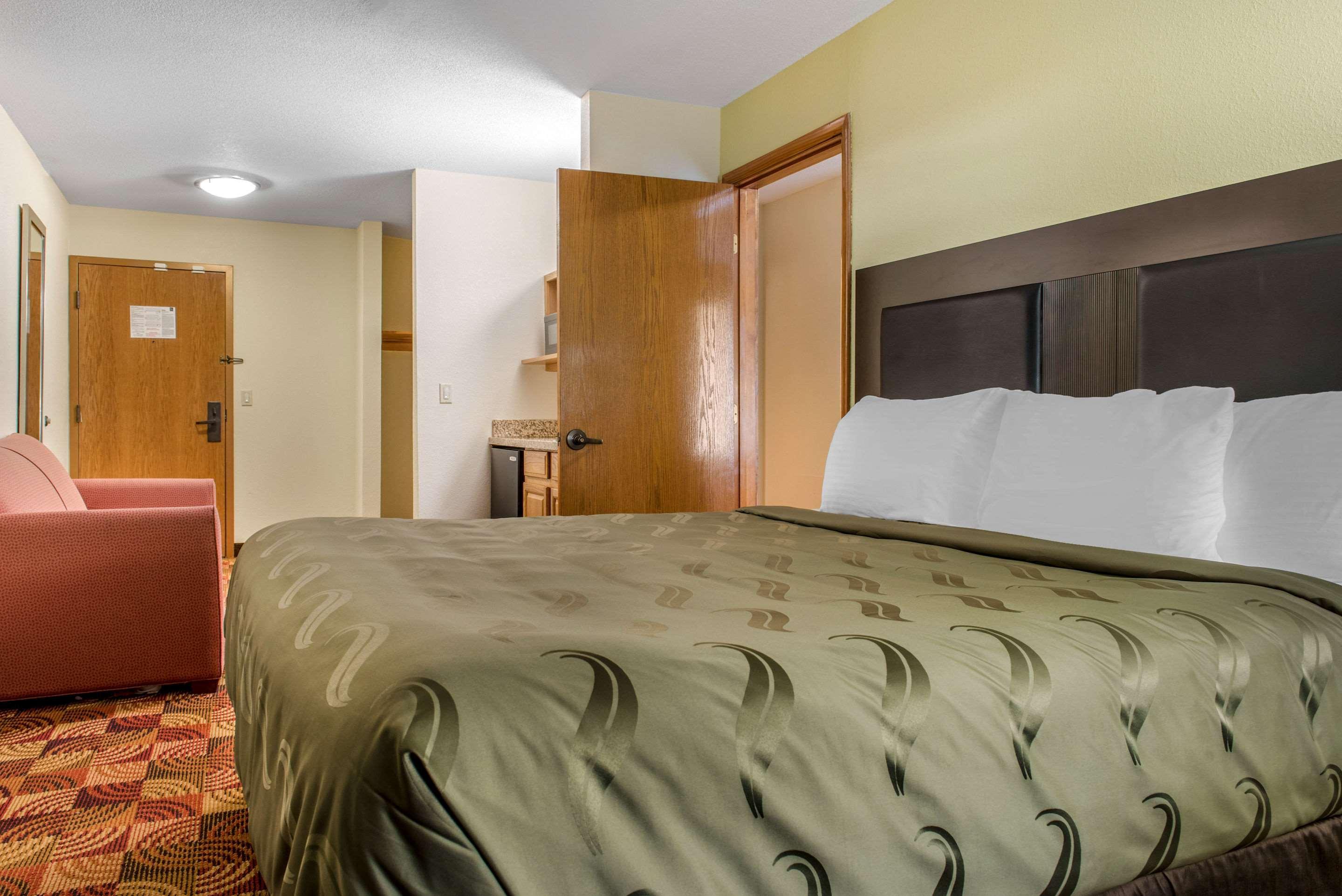 Quality Inn Bloomington Near University Exterior photo