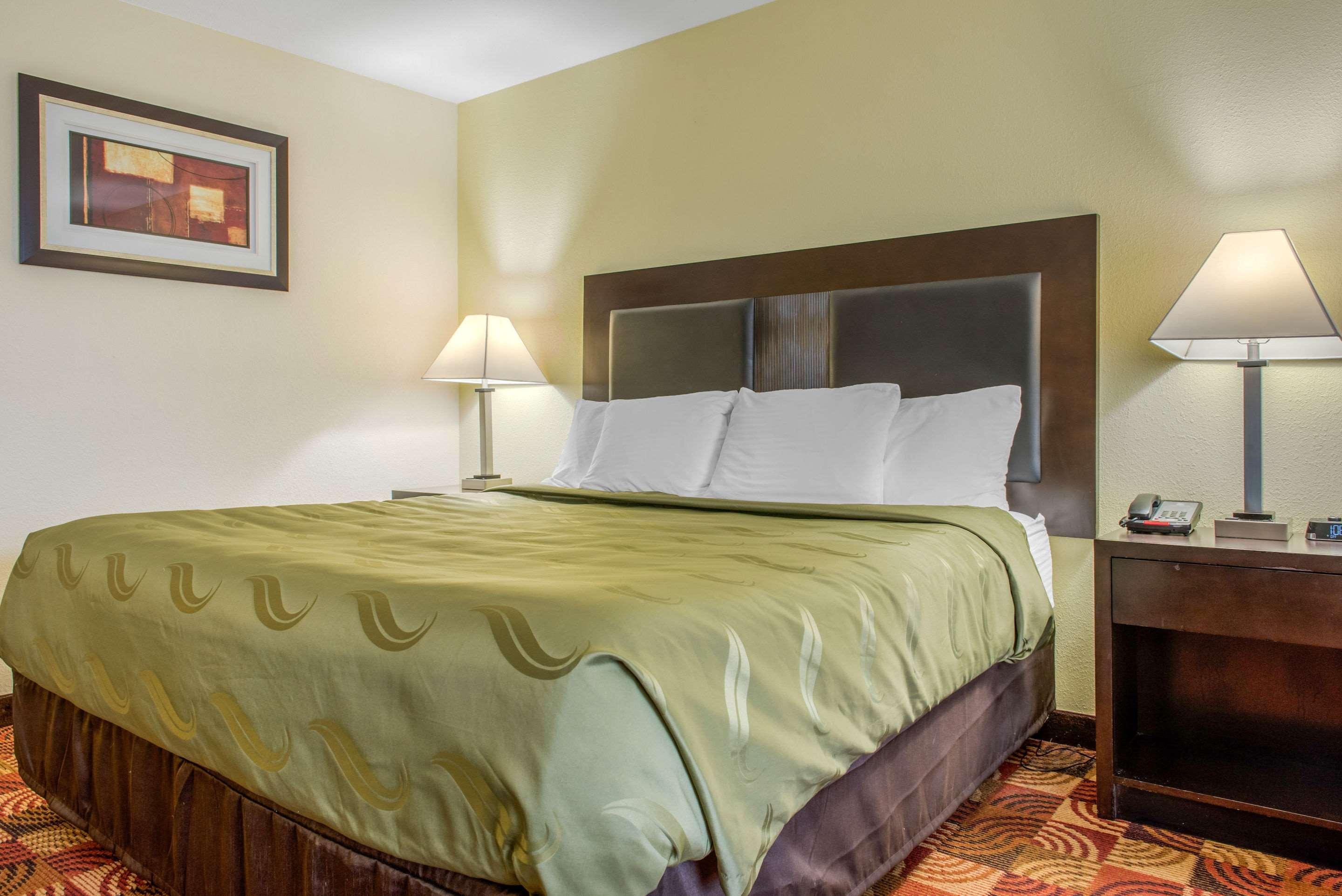 Quality Inn Bloomington Near University Exterior photo