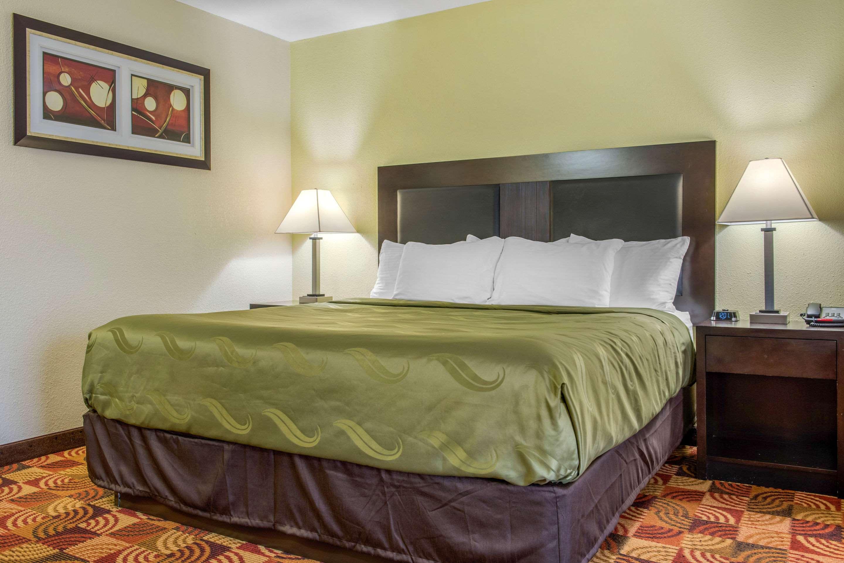Quality Inn Bloomington Near University Exterior photo