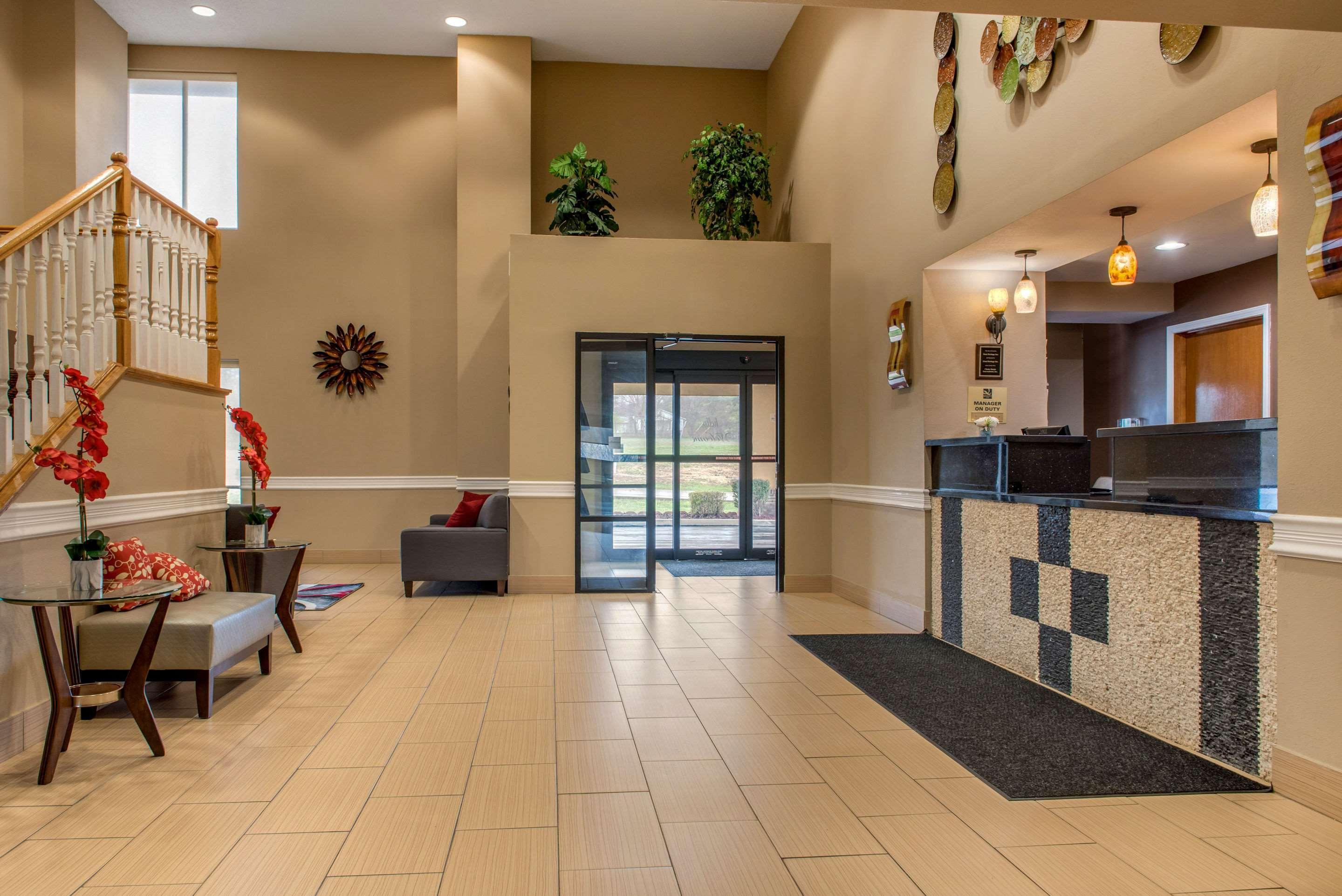 Quality Inn Bloomington Near University Exterior photo