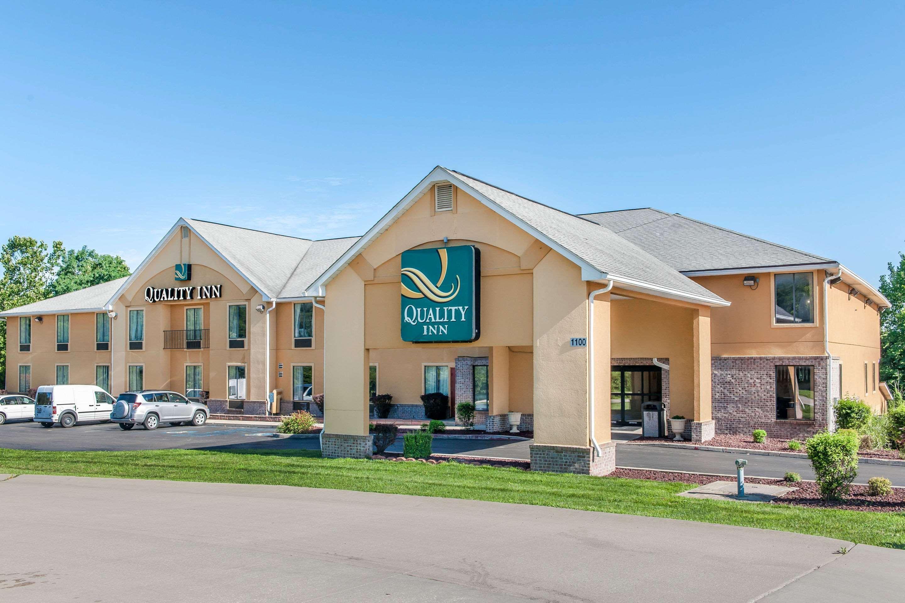 Quality Inn Bloomington Near University Exterior photo