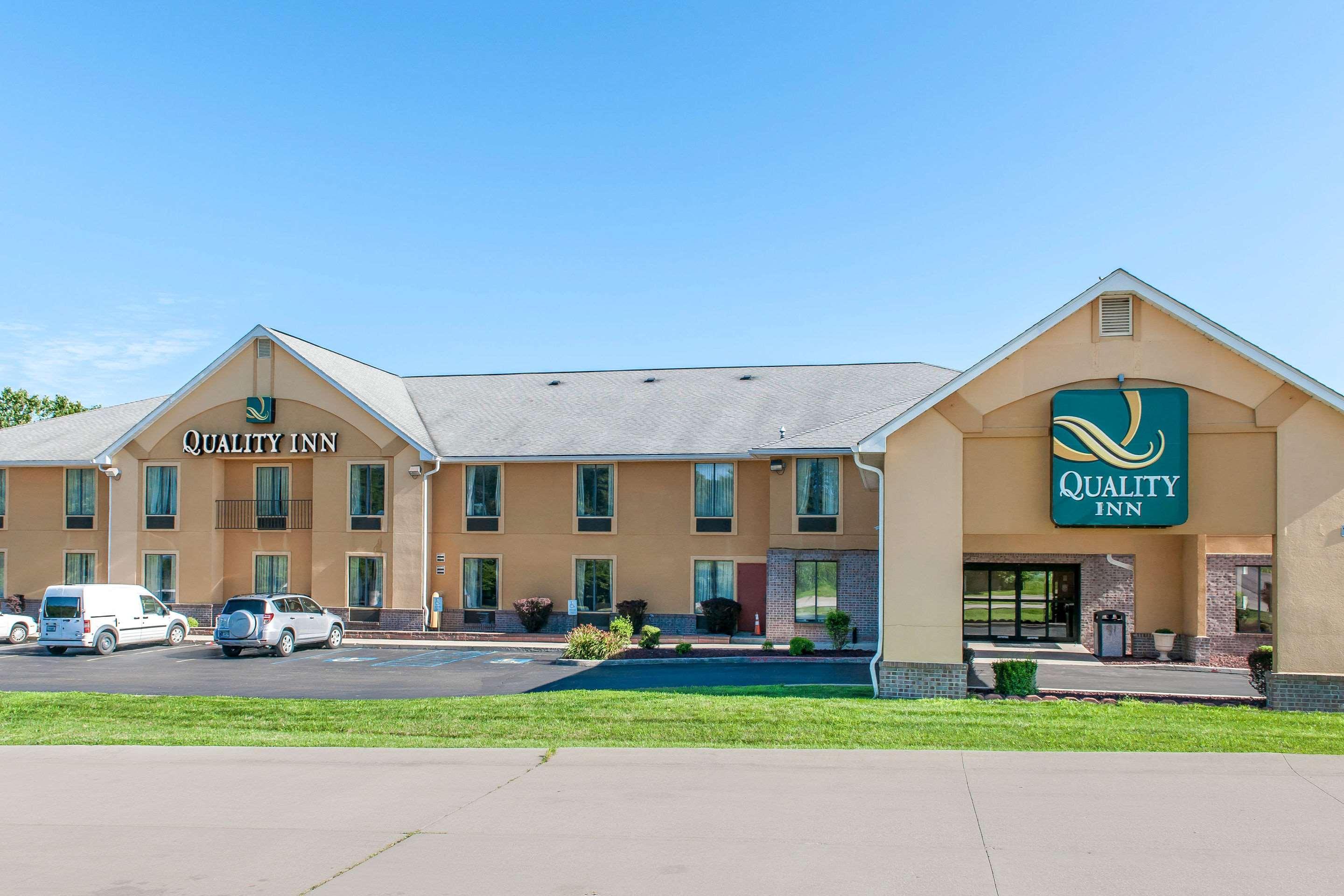 Quality Inn Bloomington Near University Exterior photo