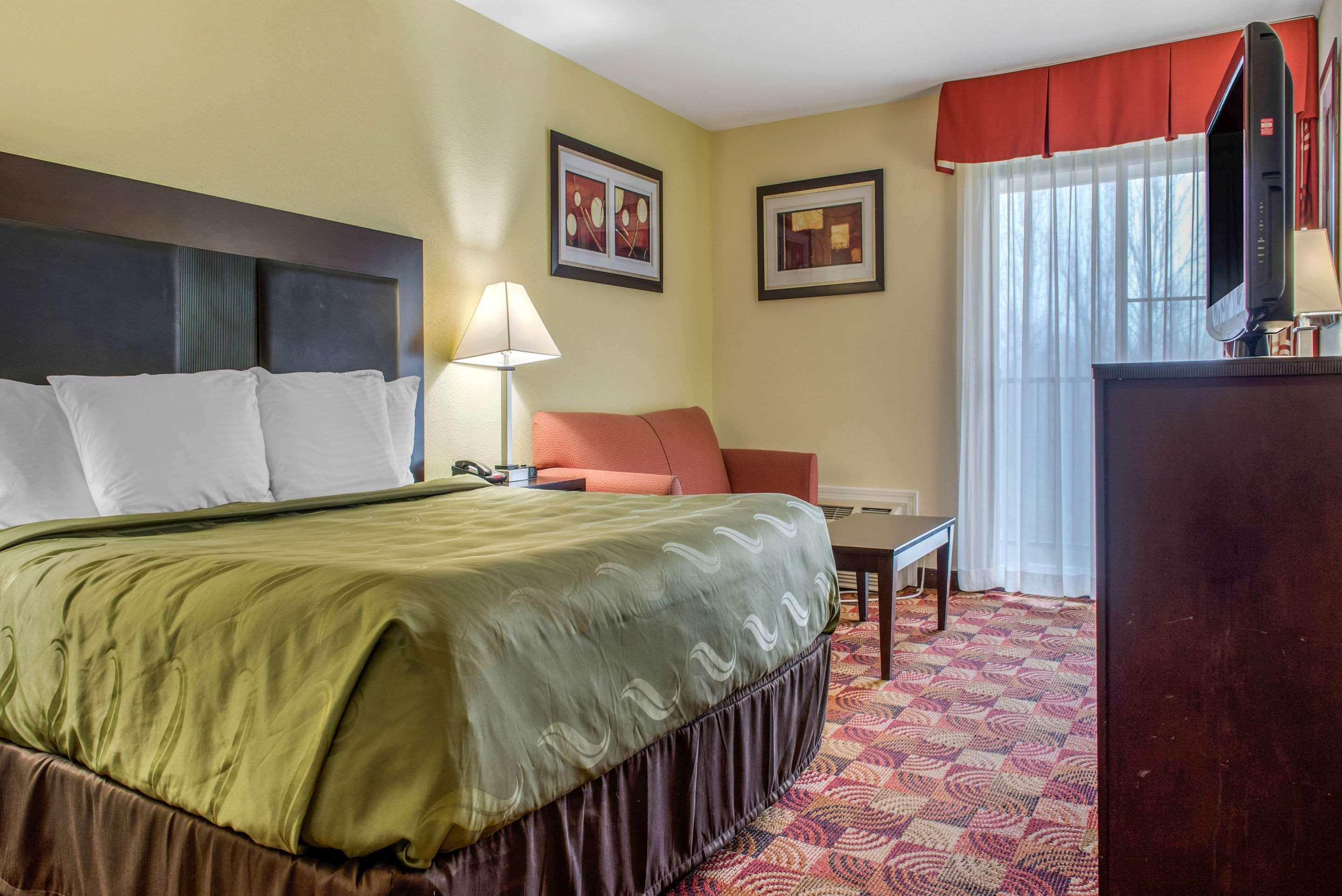 Quality Inn Bloomington Near University Exterior photo
