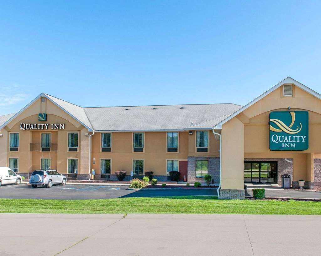 Quality Inn Bloomington Near University Exterior photo