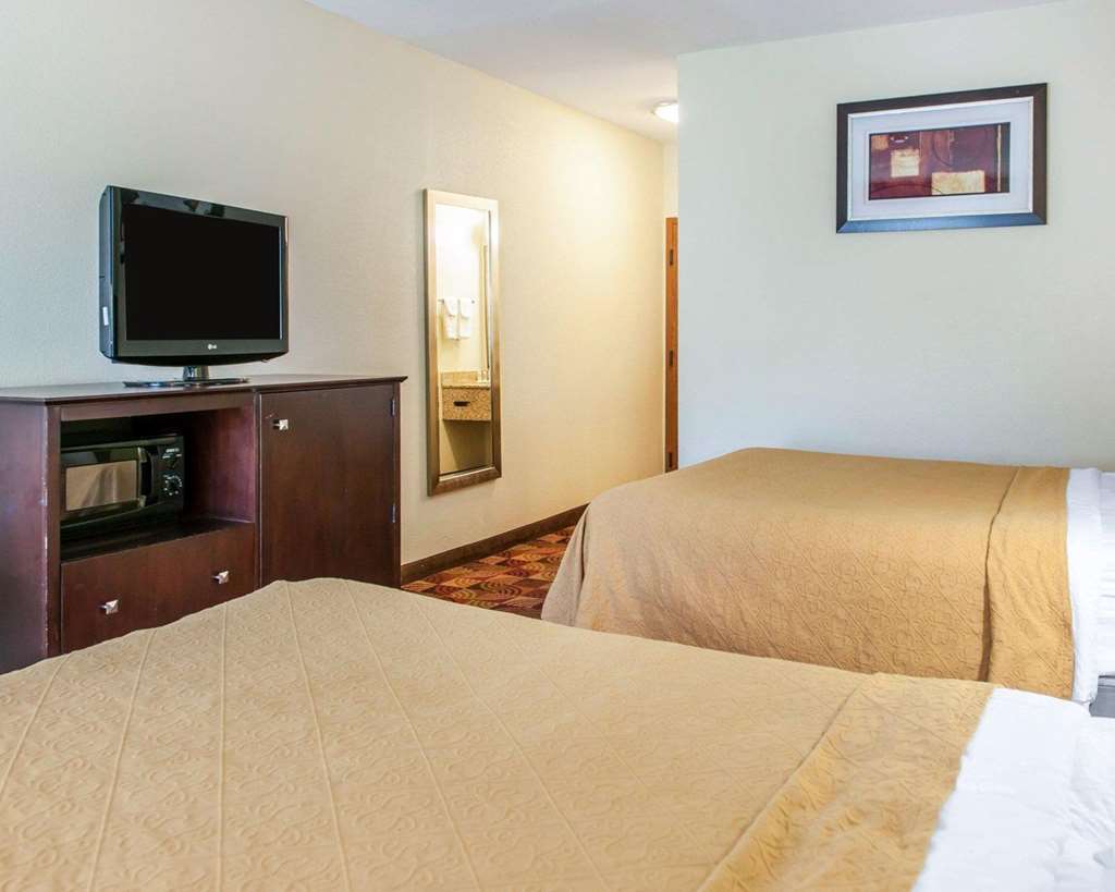 Quality Inn Bloomington Near University Room photo