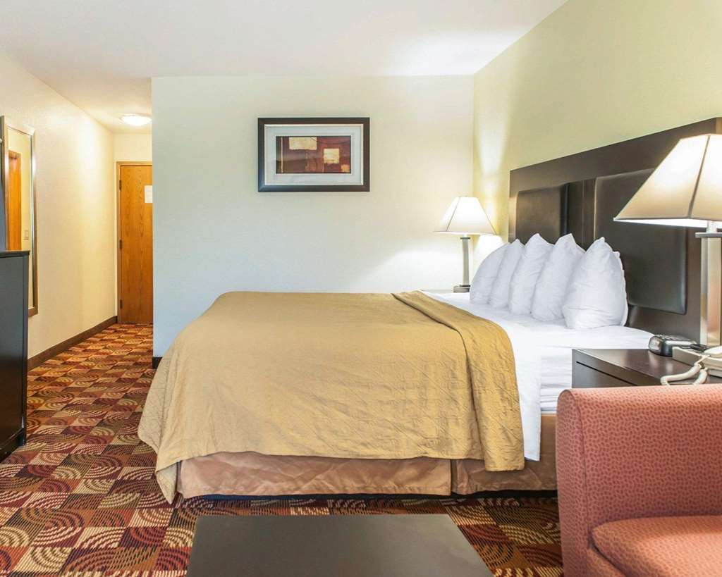 Quality Inn Bloomington Near University Room photo