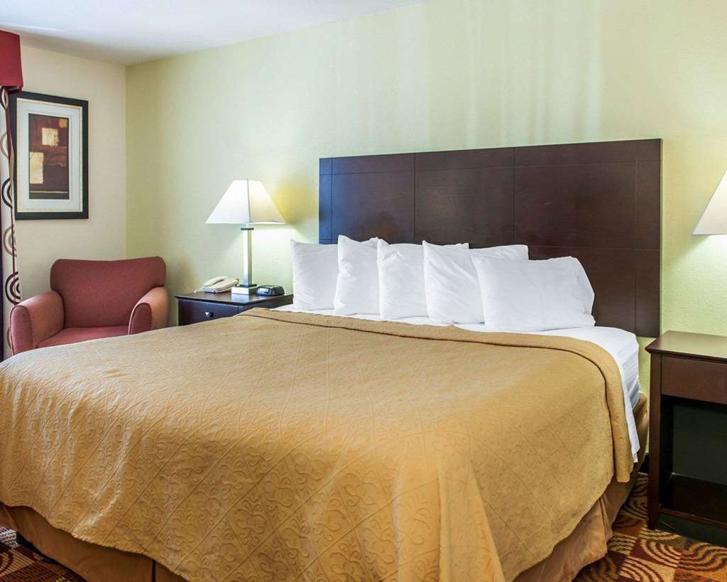 Quality Inn Bloomington Near University Room photo