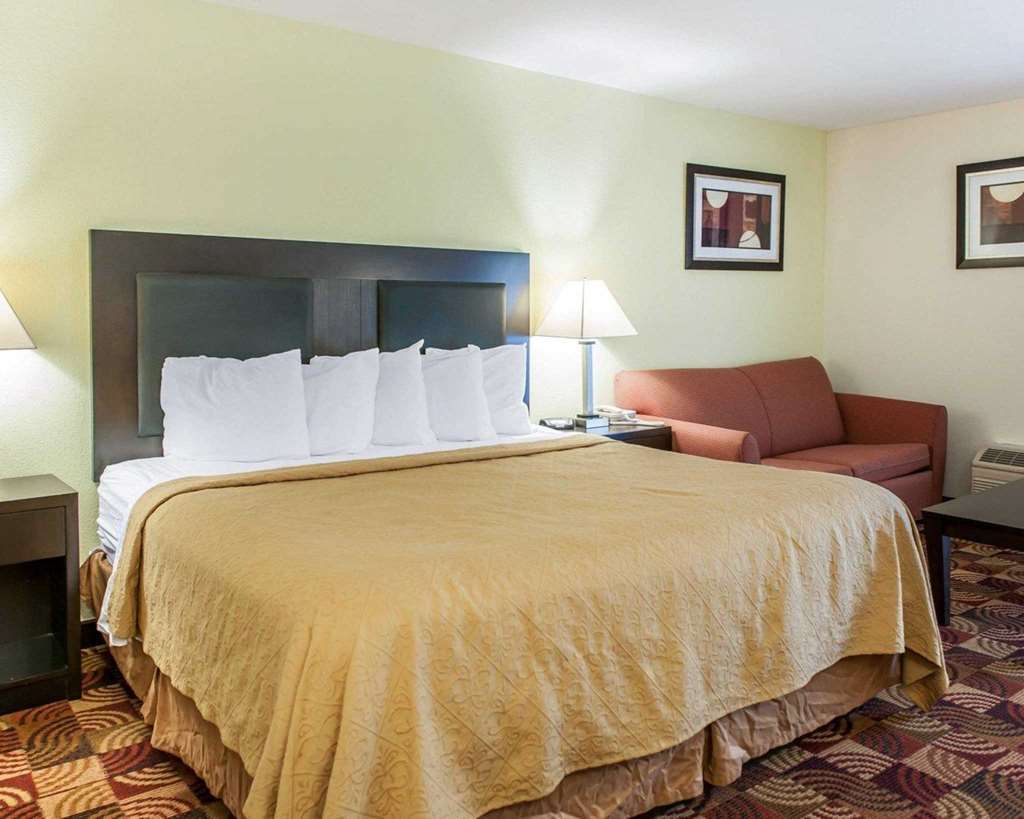 Quality Inn Bloomington Near University Room photo