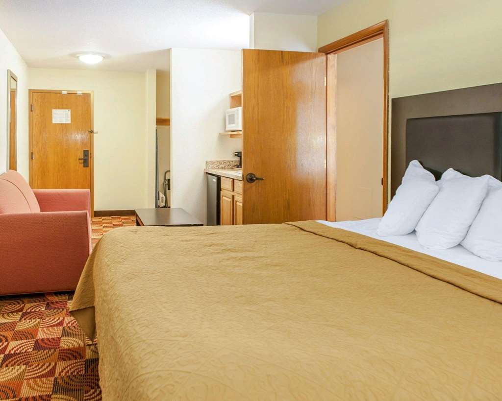 Quality Inn Bloomington Near University Room photo