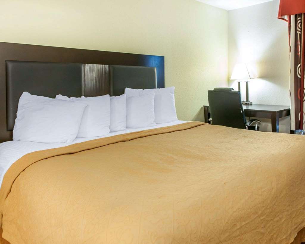 Quality Inn Bloomington Near University Room photo
