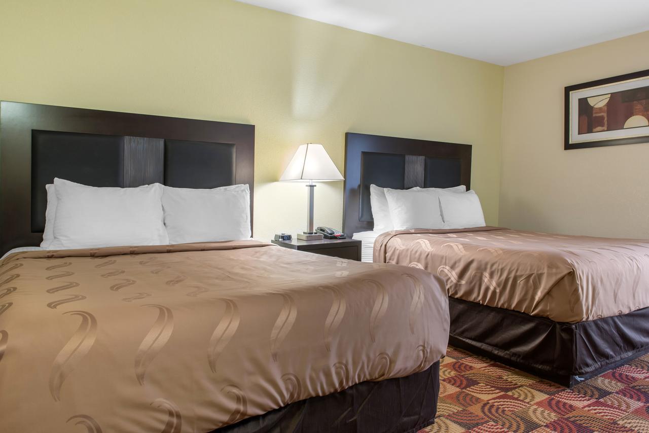 Quality Inn Bloomington Near University Exterior photo
